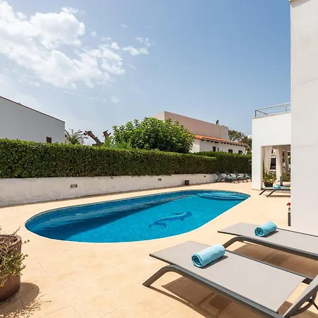 Villa Magdalena 3 Bedroom Villa, Cala Blanca (Menorca)